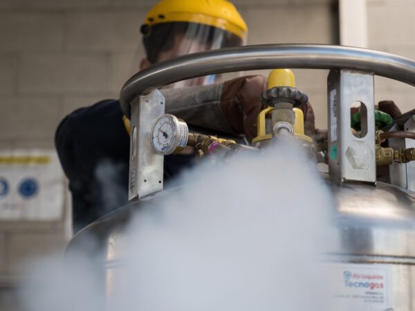 azoto liquido: riempire i dewar con tecnogas